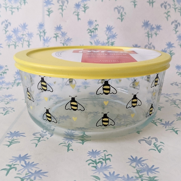 NEW Pyrex 7 Cup Bee Happy Glass Storage Bowl - Picture 1 of 4
